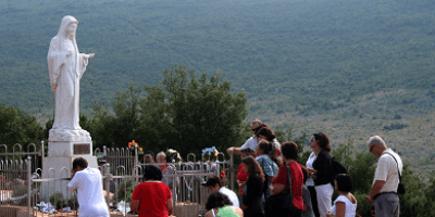 Descúbre las apariciones de la Virgen de Medjugorje: Te llevamos hasta ella