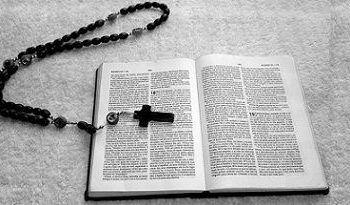 rosario y biblia
